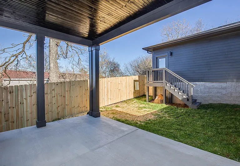 1304A Pillow St — Photo 40
