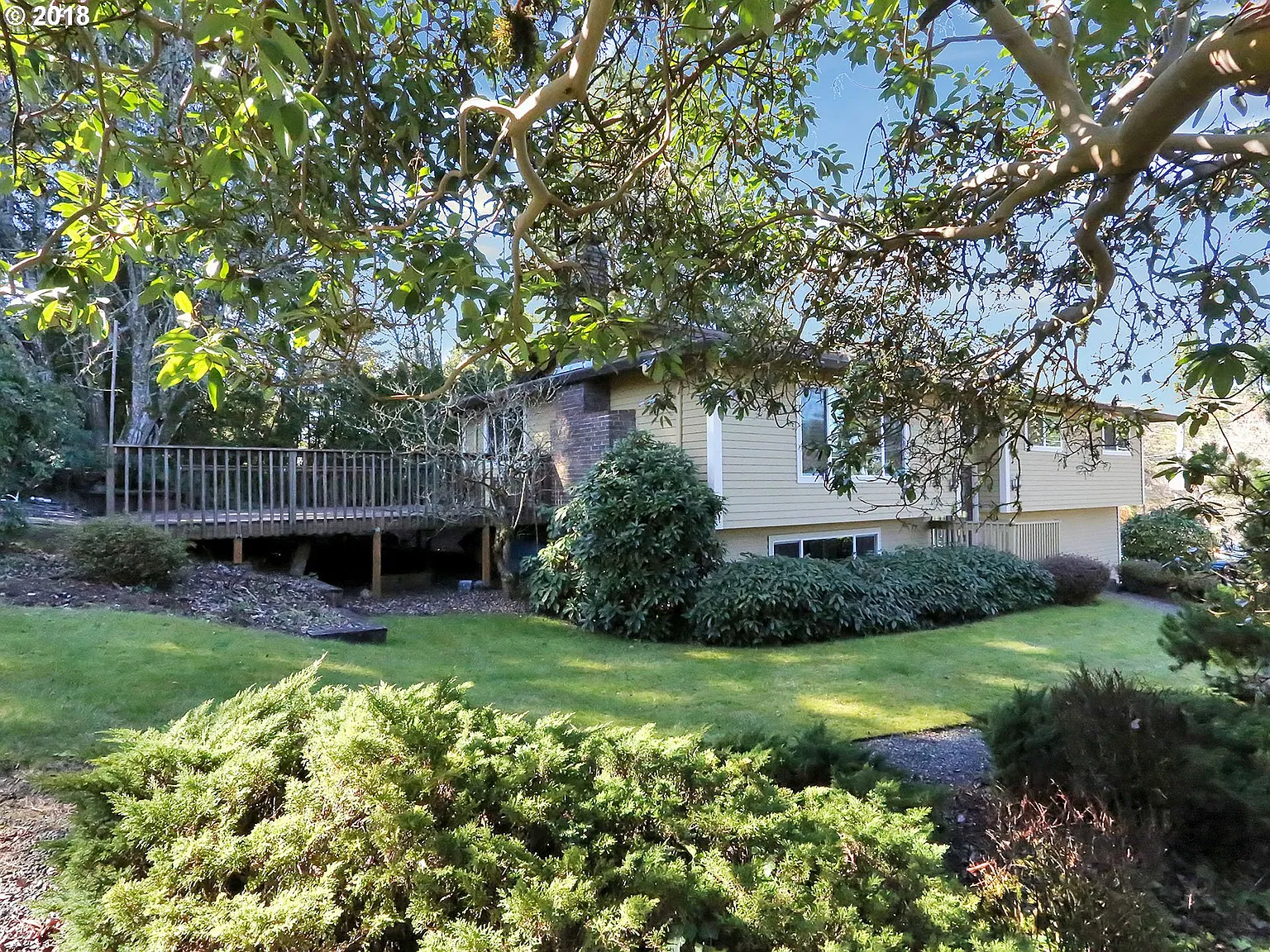 1710 Hillcrest Dr photo 1