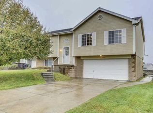 17036 Sprague St, Omaha, NE 68116