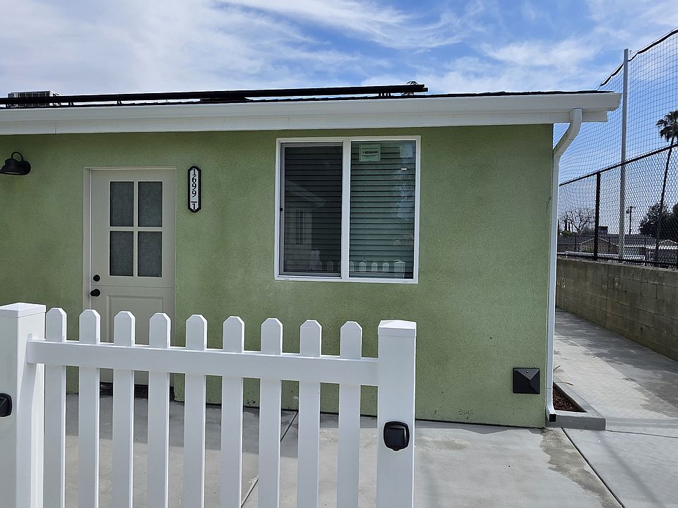 1st image of 1692 University Dr #1