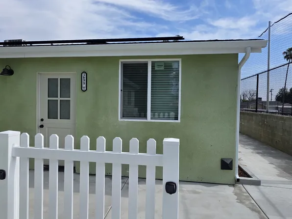 1692 University Dr #1, Pasadena, CA 91104