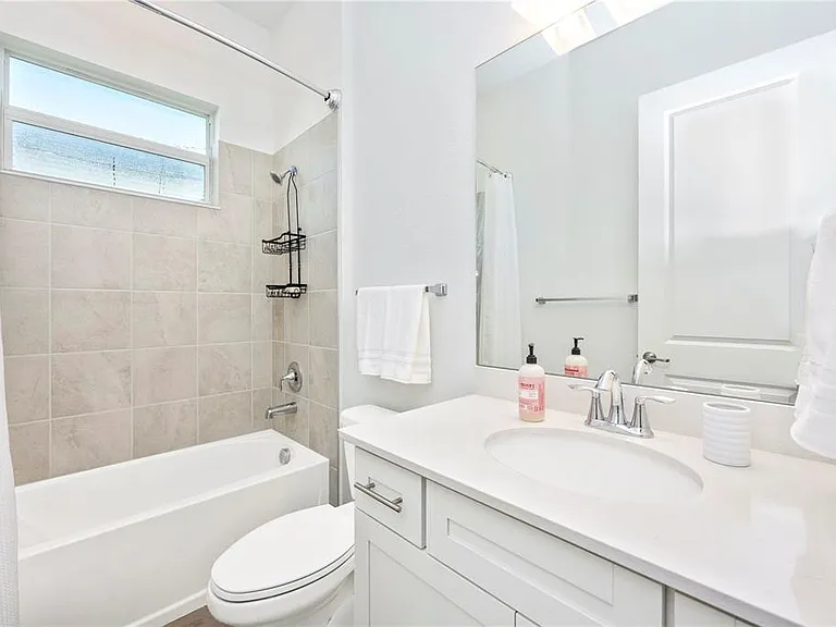 17662 Santorini Ct — Photo 36