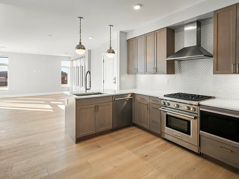 1650 Commonwealth Ave #606 — Photo 6