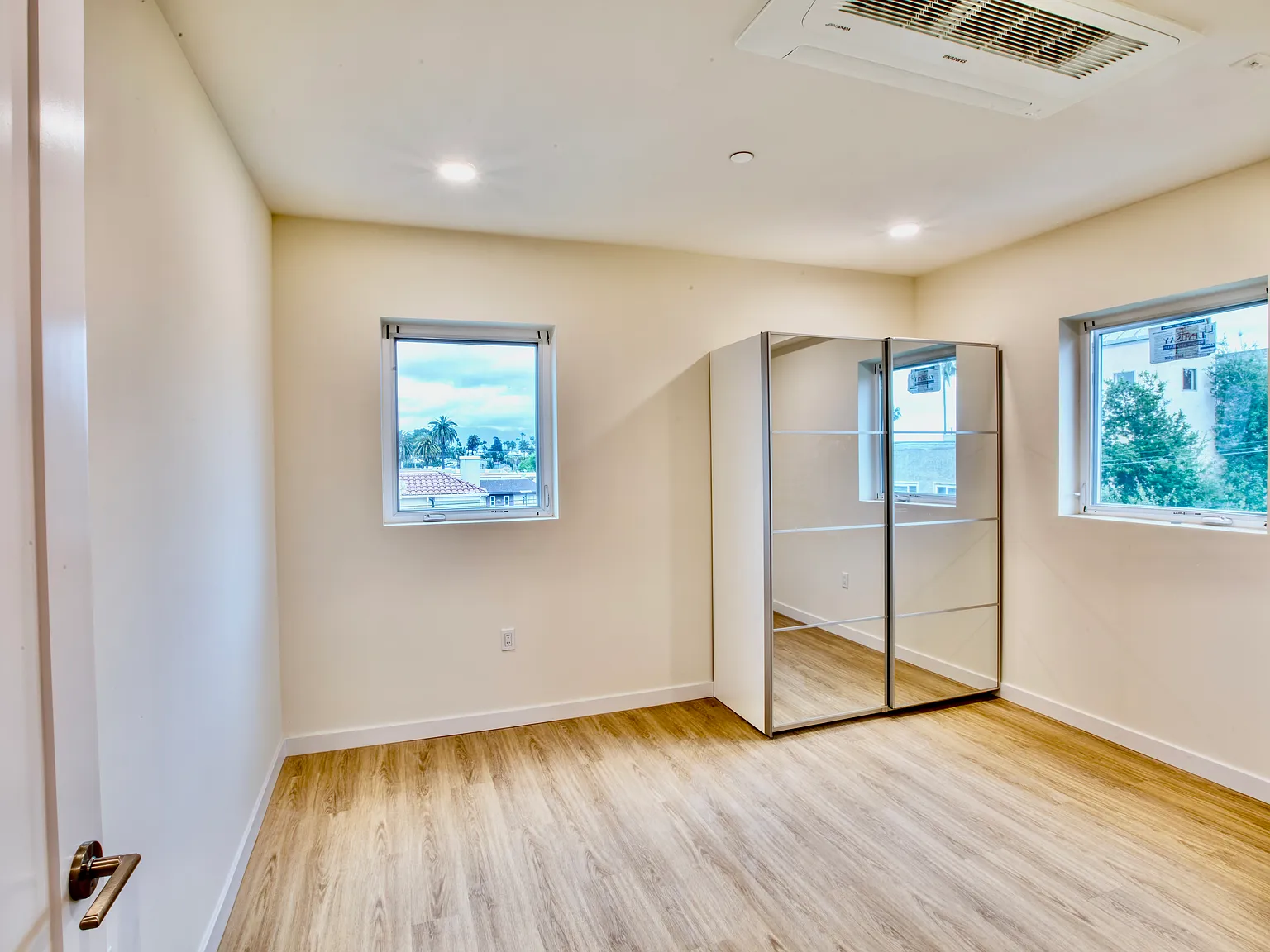 2 bed, $3,500 — Photo 3