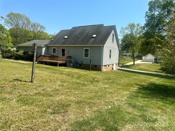 109 Terrace Pl, Lincolnton, NC 28092