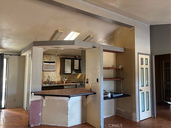 3rd image of 2075 Spring Valley Rd