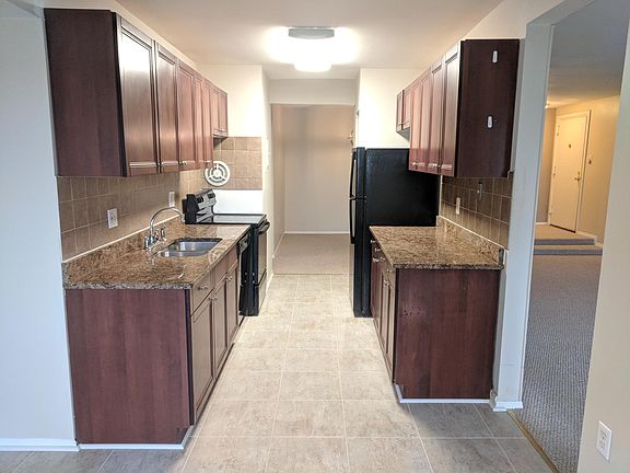 5th image of 434 Girard St APT 303