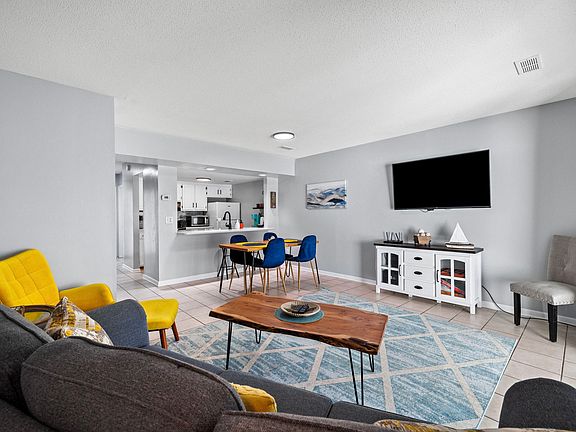 3rd image of 1510 Edge Dr APT 2