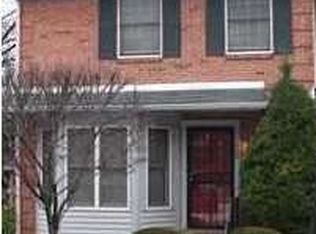 105 Gardiner Lake Rd, Louisville, KY 40205