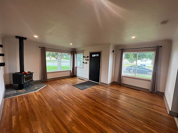 3rd image of 203 W Glover St