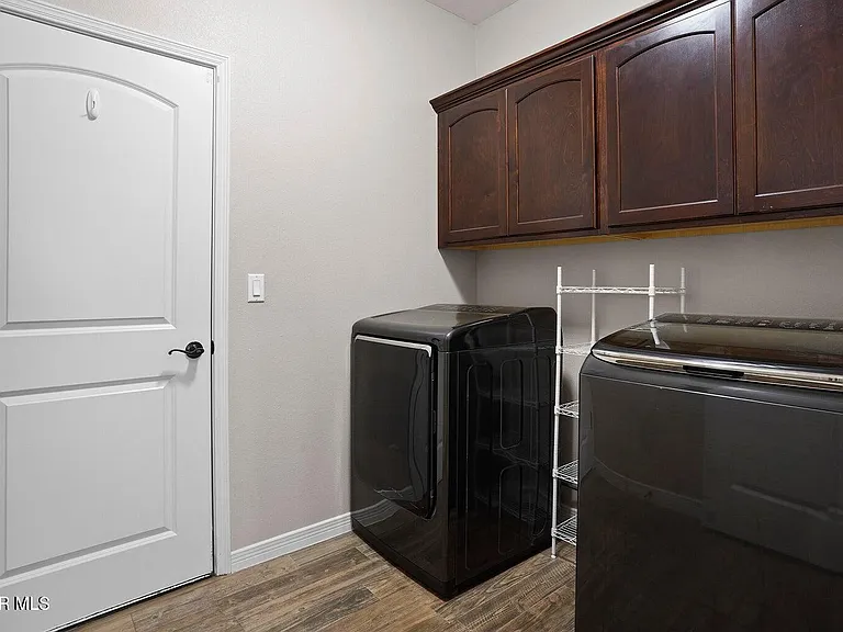 3749 Loma Adriana Dr — Photo 23