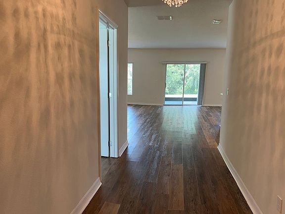 2nd image of 3852 Fescue St