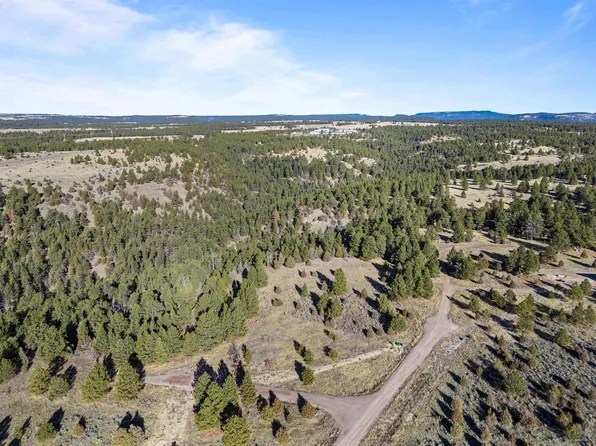 1 Sunset Ridge Rd, Newcastle, WY 82701