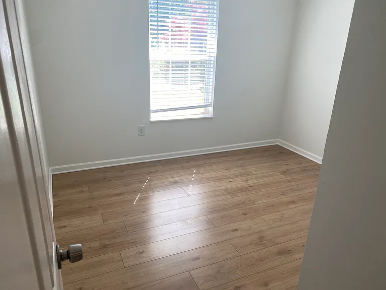 560 Academy Dr — Photo 11