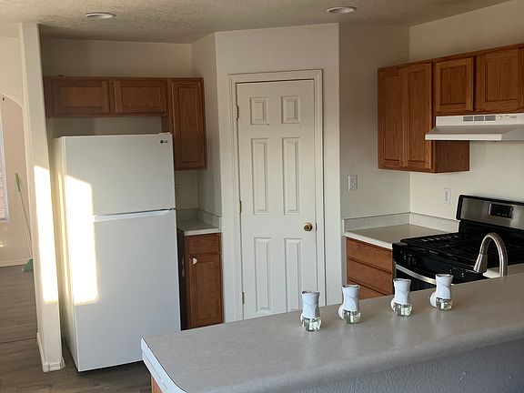 4th image of 1713 Gallinas Rd NE