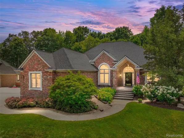 55975 Sequoia Ct, Shelby Township, MI 48316