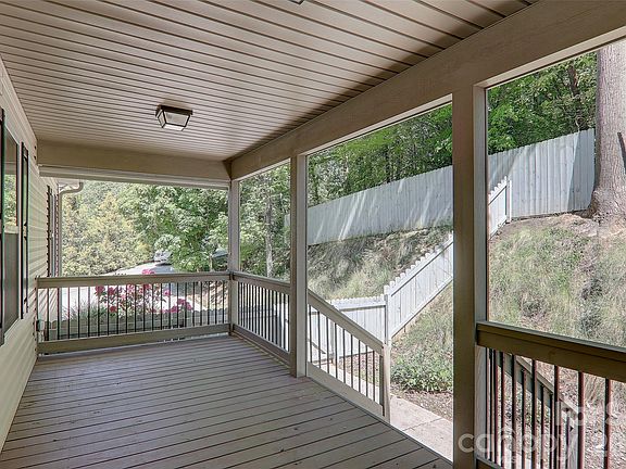 4th image of 16 Southwood Dr