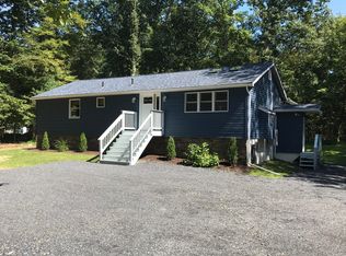 122 Terrace Dr, Stroudsburg, PA 18360