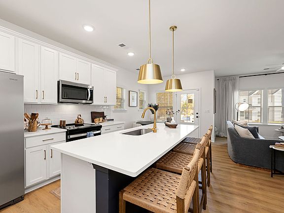 3rd image of 1748 Marglyn Dr #1352
