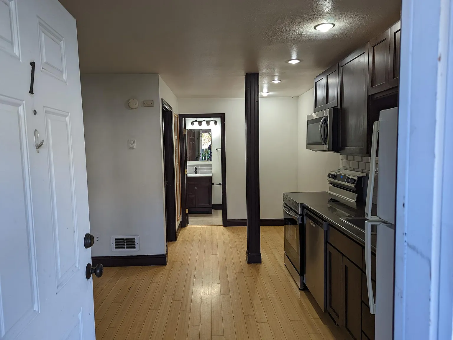 1 bed, 675 sqft, $1,600 — Photo 2