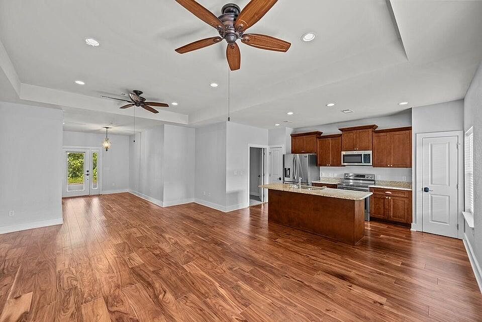 1st image of 295 Marlberry Trce