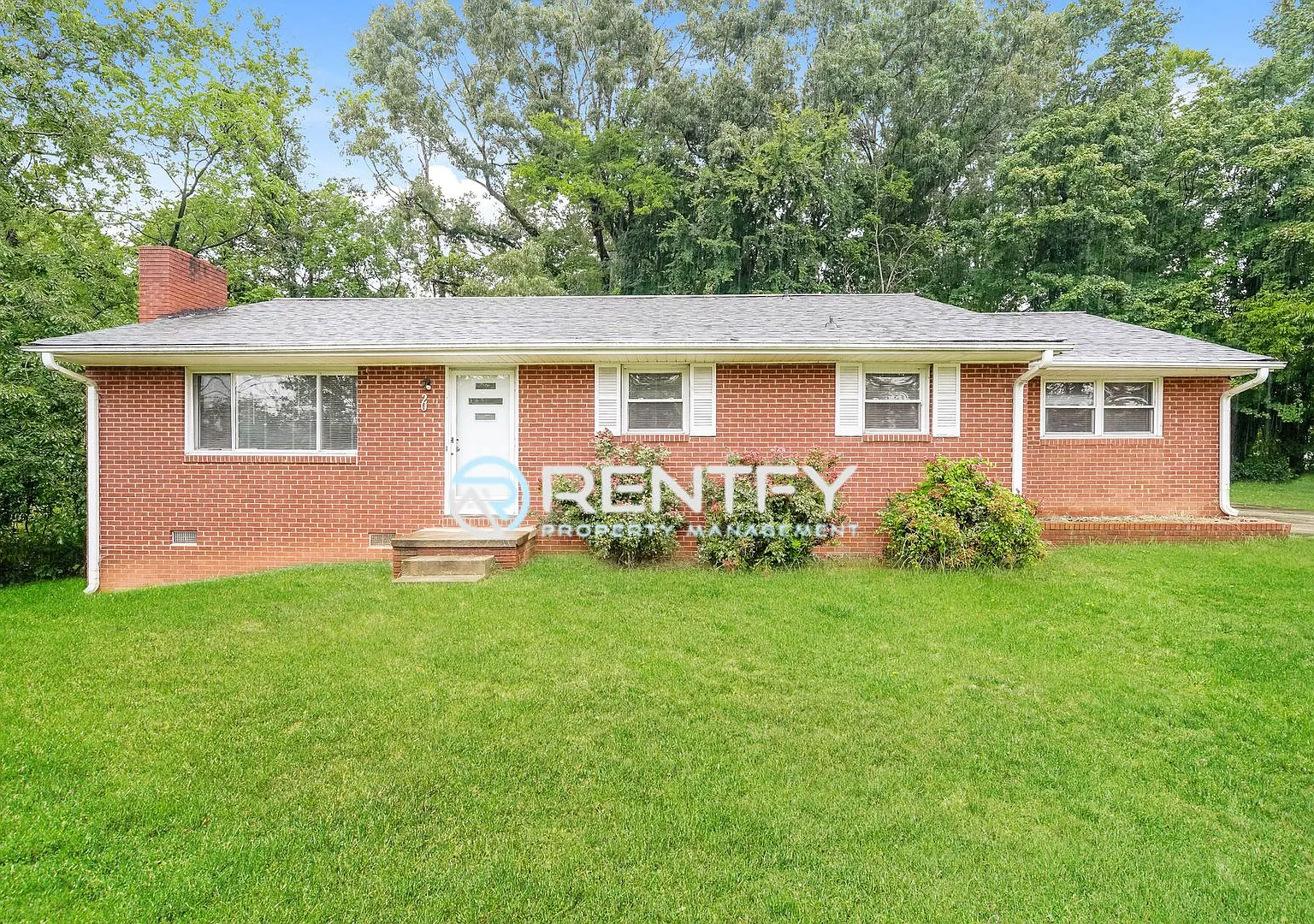 20 Kirkwood St Lexington, NC 27292 — Photo 1