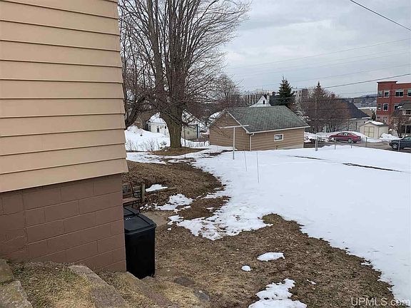 3rd image of 859 W Bluff St