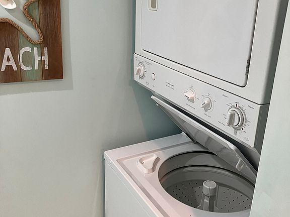 5th image of 9561 27th Bay St