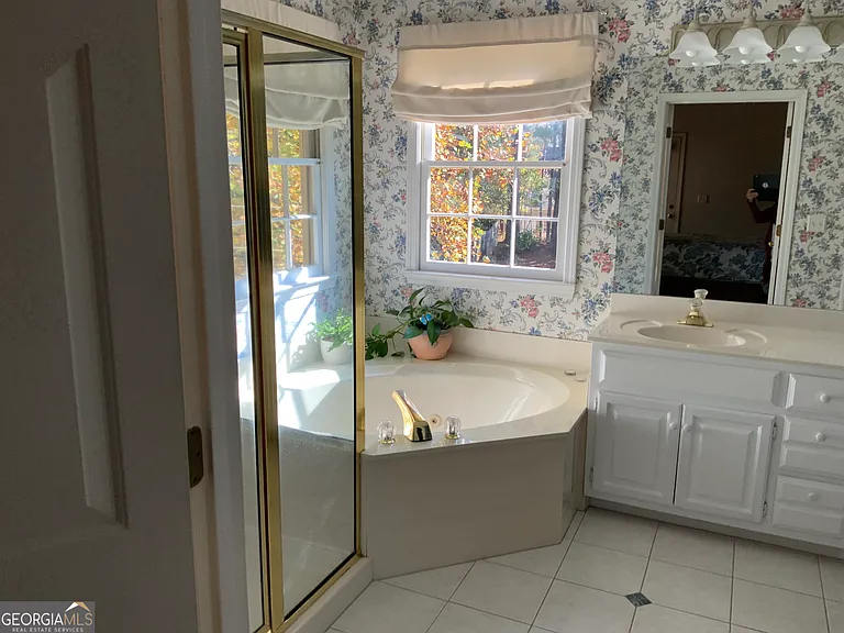 612 Redbud Ln — Photo 21