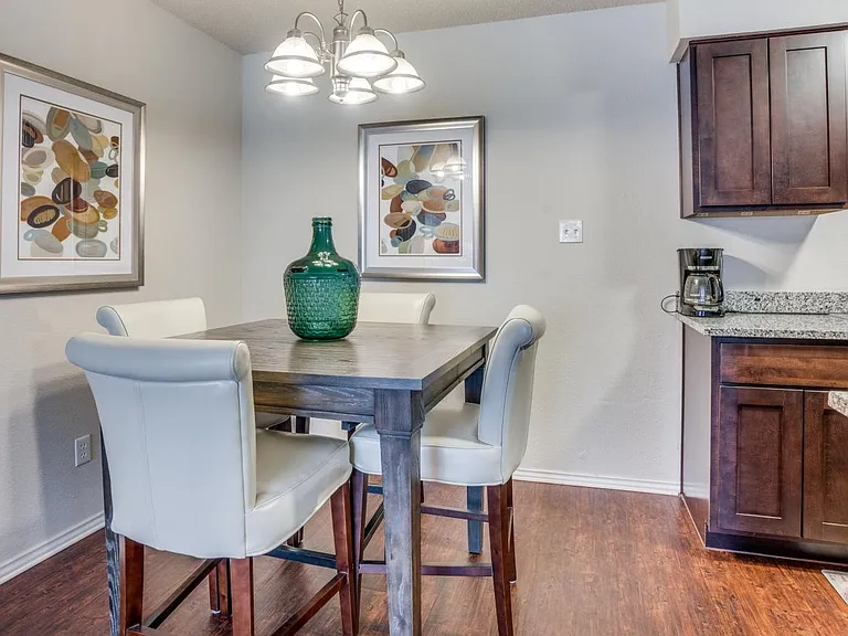 Stoneridge Apartments — Photo 12