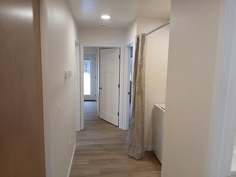 735 Cedar Ave SE — Photo 9