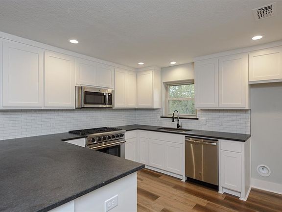 4th image of 5537 Woodland Hills Dr