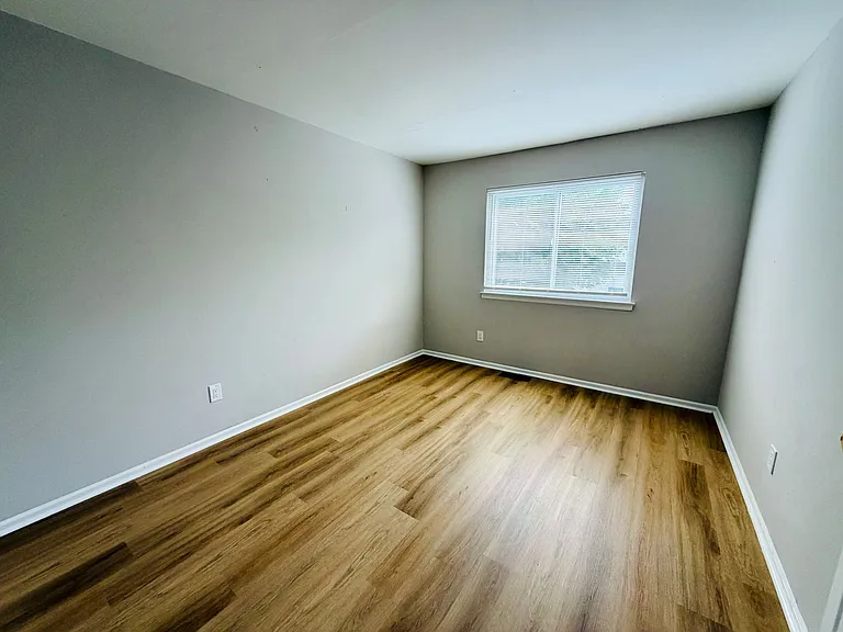 11 Saffron Dr — Photo 25