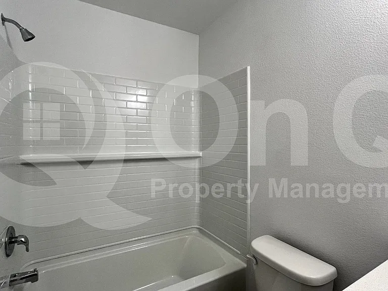 882 Breakwater Dr — Photo 23