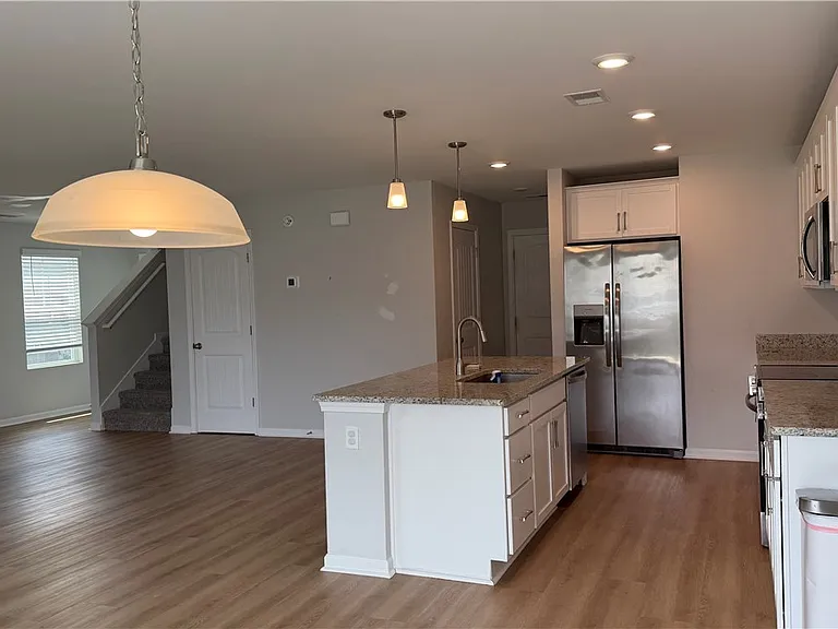 37 Stetson Dr — Photo 4