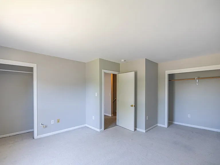 73 Millbrook Ln — Photo 13