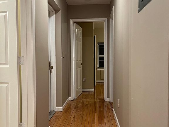 5th image of 128 Park Hill Ave APT 3
