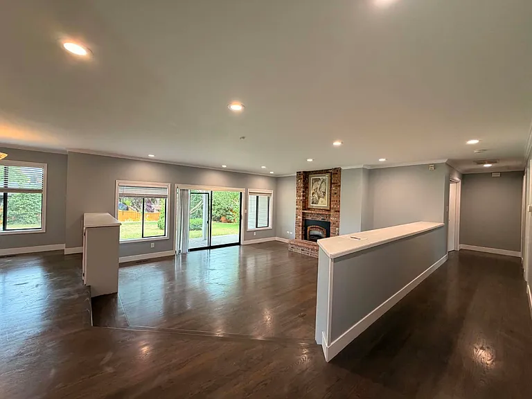 15017 NE 11th Pl — Photo 11