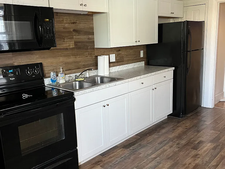 122 N Main St — Photo 8