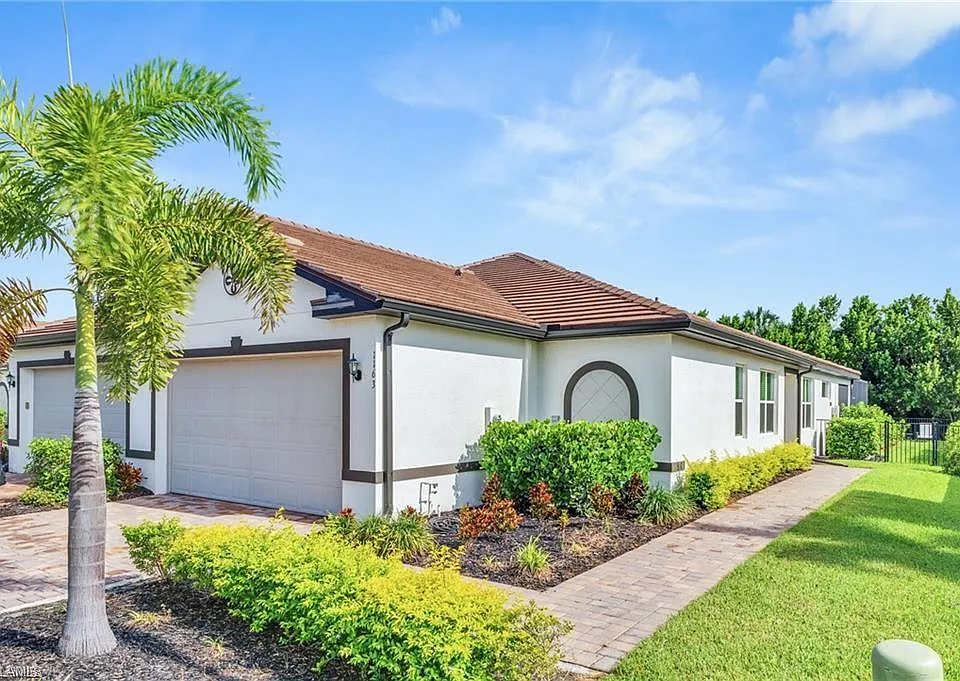 1163 S Town And River Dr