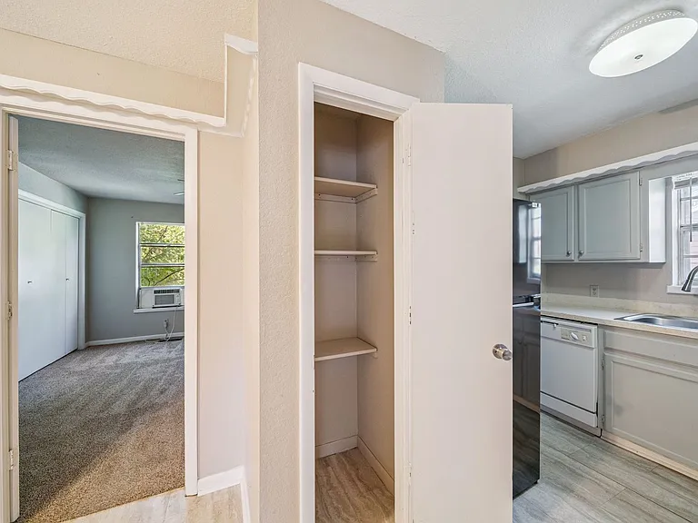 4218 S Rockford Ave #B — Photo 13
