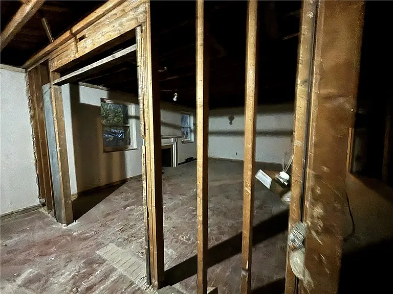 4825 Butler St — Photo 3
