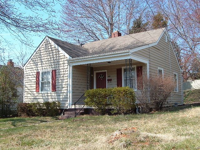 1st image of 4925 Windsor Ave