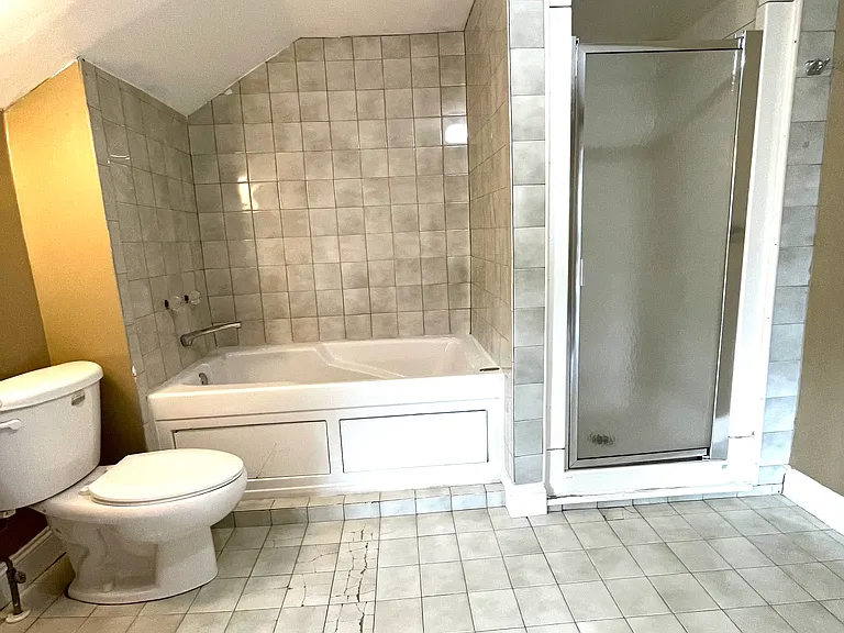 221 Middle St — Photo 23