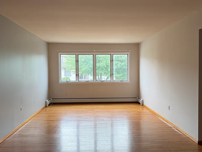 3 Franklin Ave #1 — Photo 4