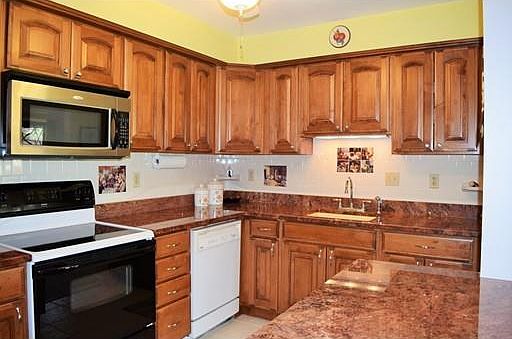 2nd image of 16 Rainbow Pond Dr APT B1
