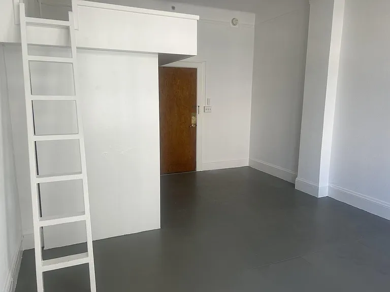 1005 Market St #410 — Photo 2