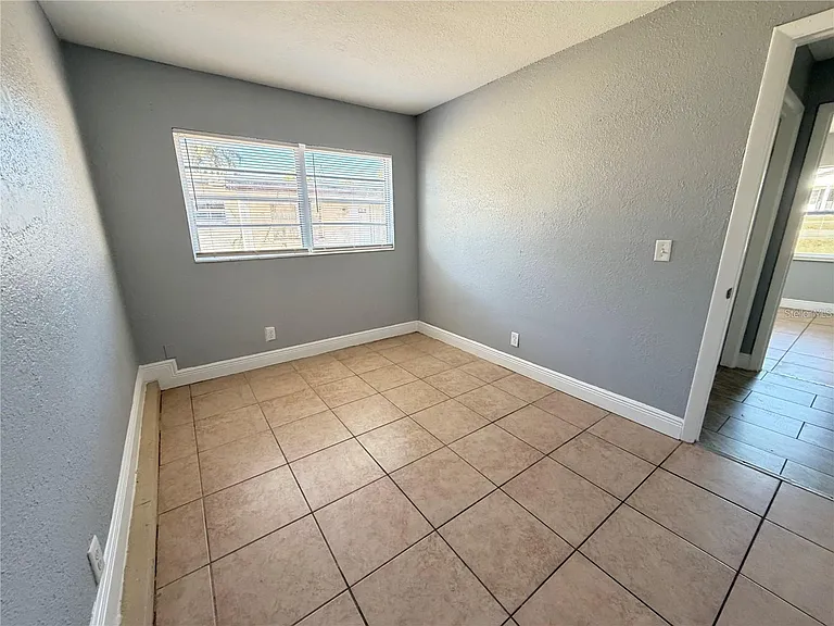 922 Martin Luther King Blvd NE — Photo 8
