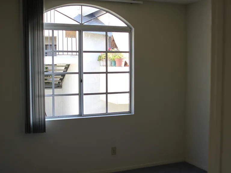 5801 Burnham Ave #202 — Photo 5