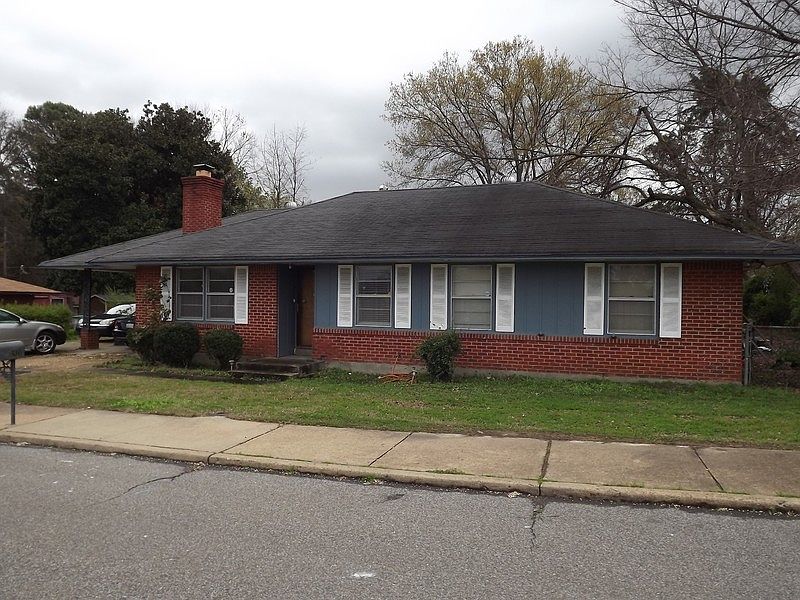 1st image of 1921 E Shelby Dr
